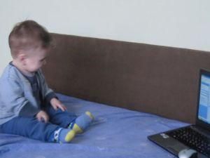 Малыш танцует (ВИДЕО) Малыш танцует (ВИДЕО)