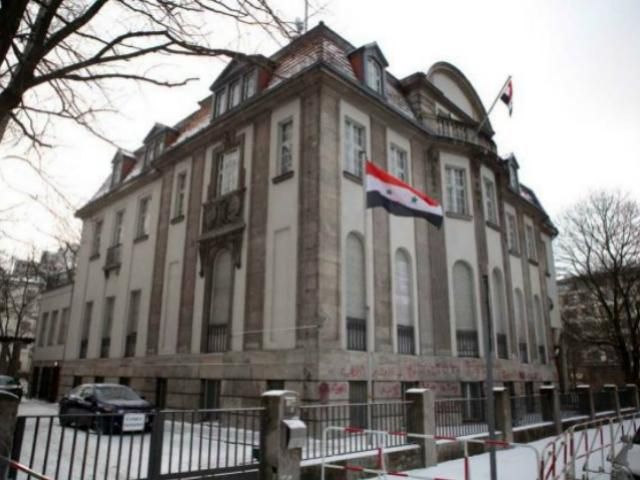 Німеччина просить посла Сирії покинути країну впродовж 72 годин Німеччина просить посла Сирії покинути країну впродовж 72 годин