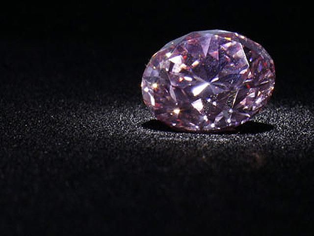 Ушел с молотка наибольший розовый бриллиант Ушел с молотка наибольший розовый бриллиант
