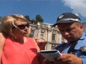 Розинська влаштовує експерименти над працівниками ДАІ Розинська влаштовує експерименти над працівниками ДАІ