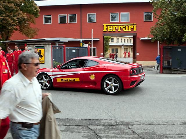 Через землетрус у Ferrari призупинили роботу