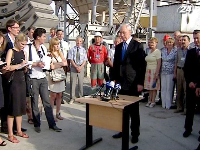 Азаров хоче російську трубу для туркменського газу Азаров хоче російську трубу для туркменського газу