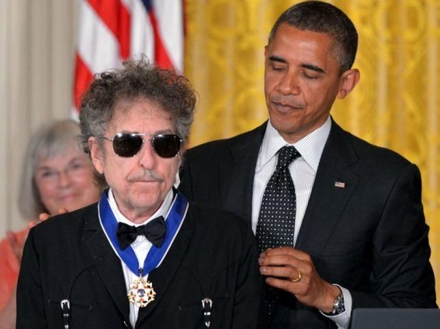 Боба Дилана удостоили высшей награды США
