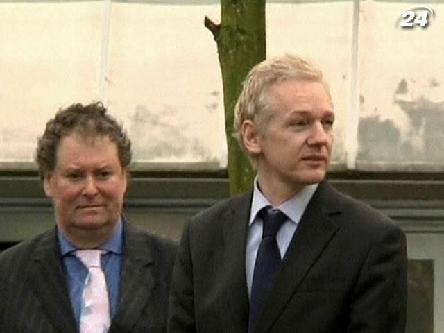 Великобритания экстрадирует Ассанжа в Швецию Великобритания экстрадирует Ассанжа в Швецию