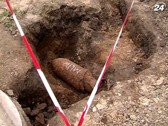 На Луганщине обнаружили 150-килограммовую авиационную бомбу времен войны