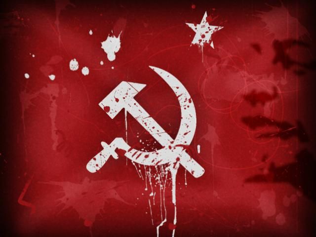 Польща застерігає росіян не показувати серпа і молота Польща застерігає росіян не показувати серпа і молота