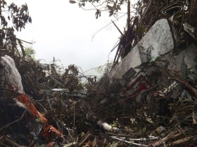 В Индонезии нашли еще один "черный ящик" с SSJ-100 В Индонезии нашли еще один "черный ящик" с SSJ-100