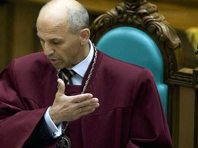 Судья КС: Пока нет желания становиться депутатом Судья КС: Пока нет желания становиться депутатом