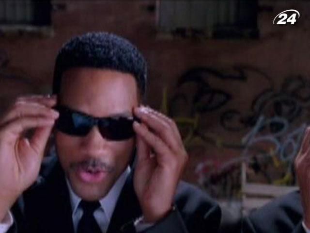 "Люди в черном-3" - уже на экранах, началась история еще в 1997 "Люди в черном-3" - уже на экранах, началась история еще в 1997