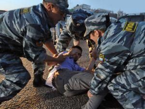 На Триумфальной площади в Москве задерживают людей