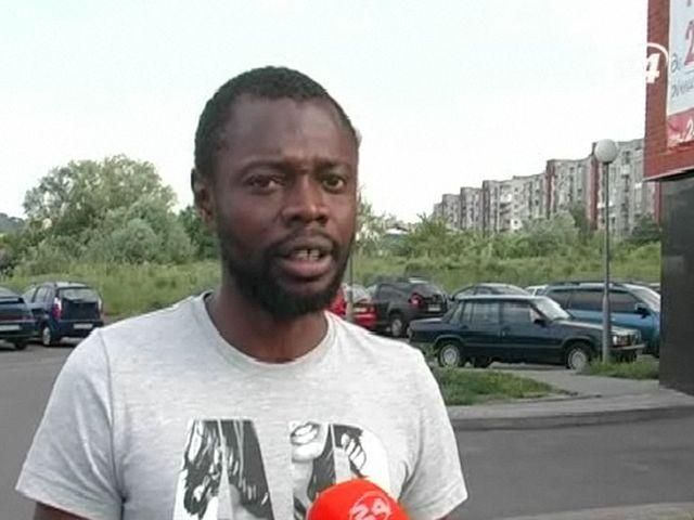 Футболіст з Нігерії запевняє, що у Львові безпечно для темношкірих (ВІДЕО)