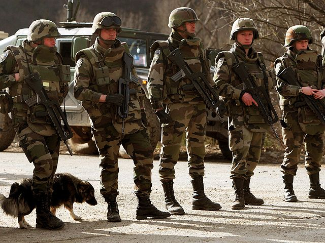 Несколько человек пострадали в Косово в столкновении сербов с миротворцами