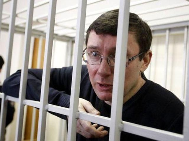 Луценко порадив Кличку збирати голоси "в краю неляканих регіоналів" Луценко порадив Кличку збирати голоси "в краю неляканих регіоналів"