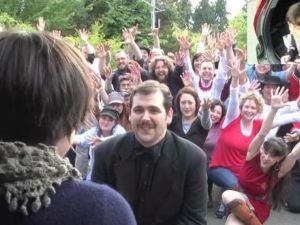 Оригінальна пропозиція руки та серця стала хітом у YouTube Оригінальна пропозиція руки та серця стала хітом у YouTube