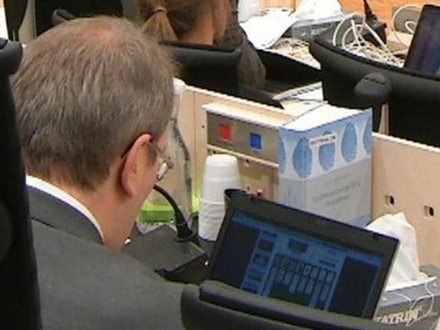 Судья Брейвика раскладывал пасьянс во время суда над террористом