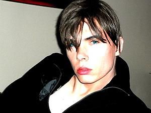 Порноактора-убивцю екстрадують до Канади Порноактора-убивцю екстрадують до Канади