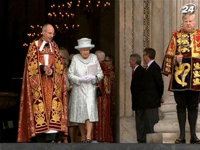 Елизавета II посетила богослужение в соборе Святого Павла
