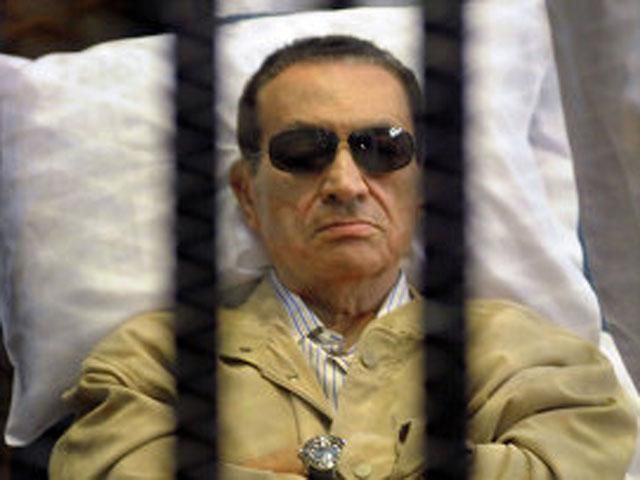 У лікарню до Мубарака терміново викликали його сина та лікарів У лікарню до Мубарака терміново викликали його сина та лікарів