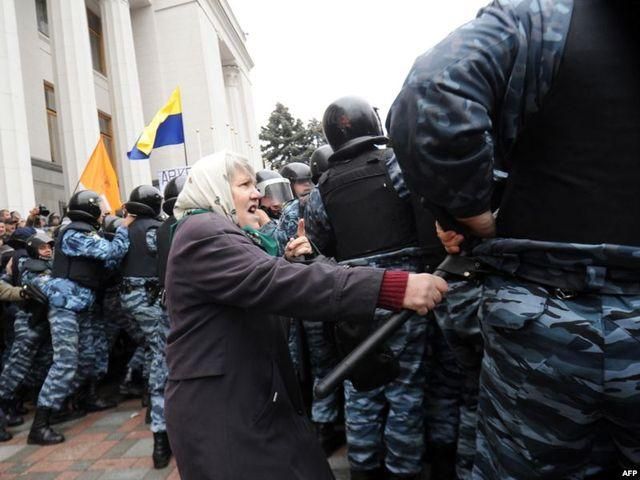 Рада прийняла закон, проти якого протестували чорнобильці та афганці