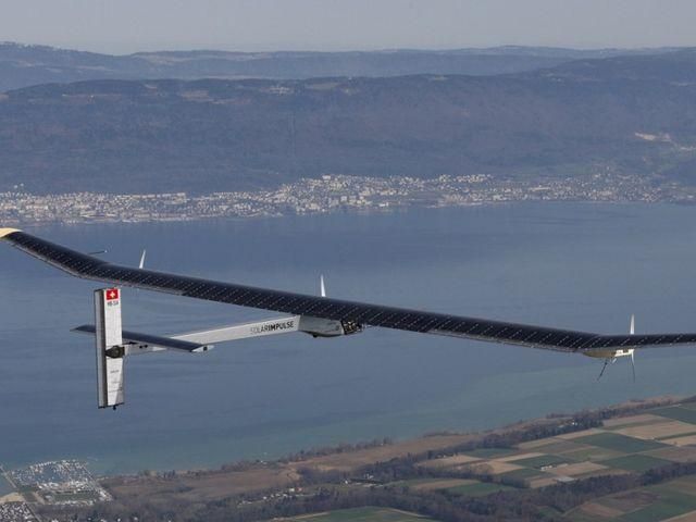 Літак на сонячній батареї успішно перетнув Гібралтар Літак на сонячній батареї успішно перетнув Гібралтар