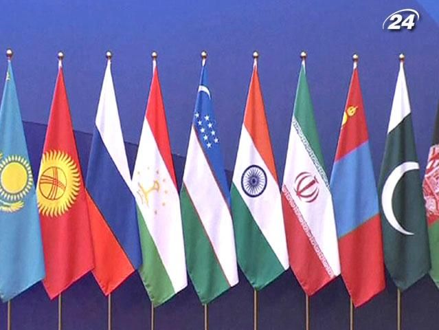 Китай надасть країнам ШОС пільгові кредити на $10 млрд Китай надасть країнам ШОС пільгові кредити на $10 млрд