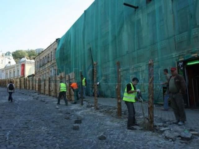 Андріївський узвіз заборонили вводити в експлуатацію Андріївський узвіз заборонили вводити в експлуатацію