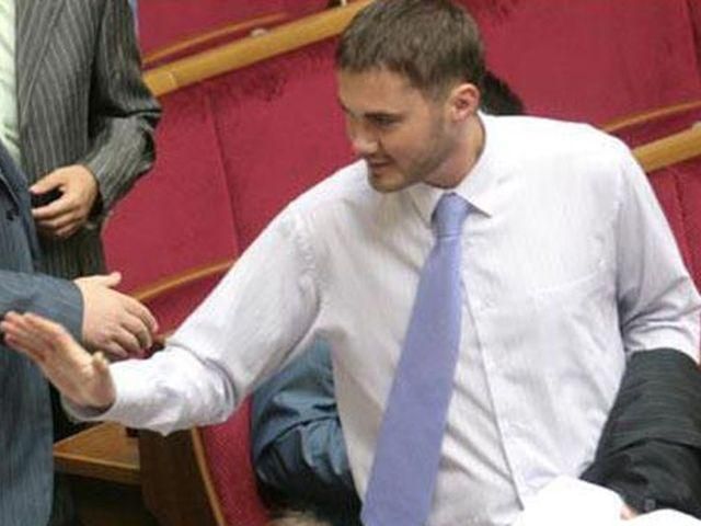 Син Януковича не хоче мита на іномарки Син Януковича не хоче мита на іномарки