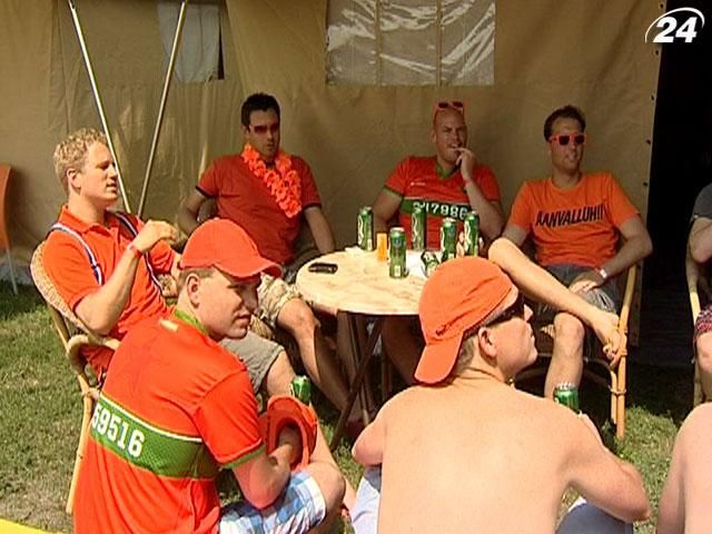 Иностранные фаны оценивают украинское гостеприимство Иностранные фаны оценивают украинское гостеприимство