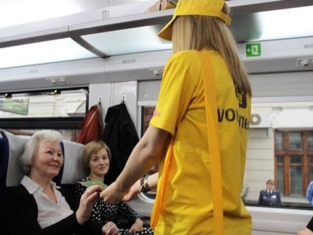 Билеты на ЕВРО-2012 уже у пассажирки экспресса "Львов-Киев" Билеты на ЕВРО-2012 уже у пассажирки экспресса "Львов-Киев"