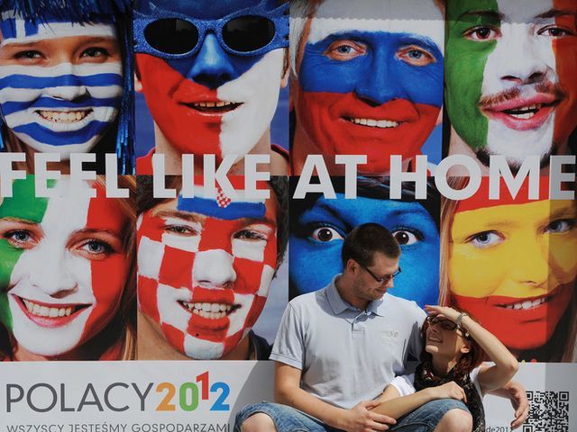 Варшава готується до першого матчу ЄВРО-2012 Варшава готується до першого матчу ЄВРО-2012