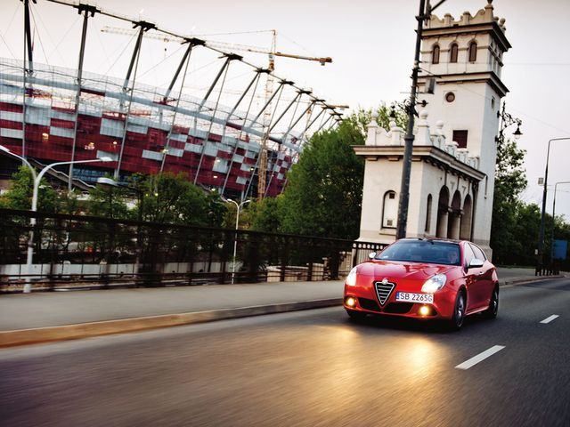 В Варшаве задержали российских фанов за драку с турками В Варшаве задержали российских фанов за драку с турками