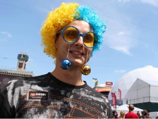 В Киеве открыли фан-зону ЕВРО-2012 (Фото) В Киеве открыли фан-зону ЕВРО-2012 (Фото)