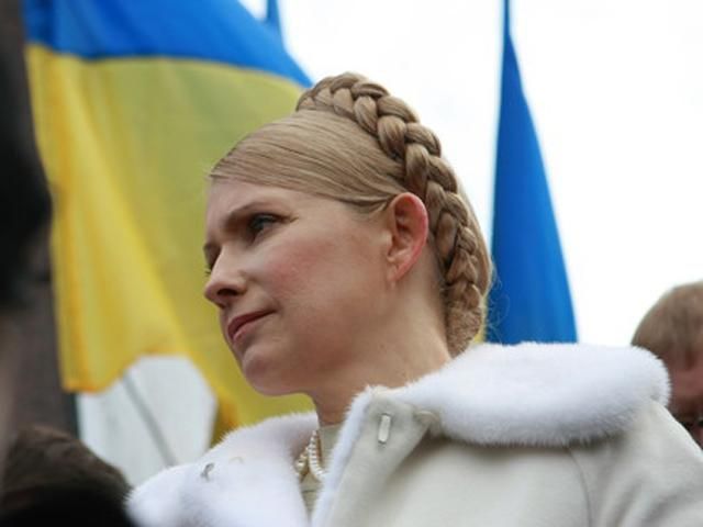 Медики: Тимошенко лежит пластом