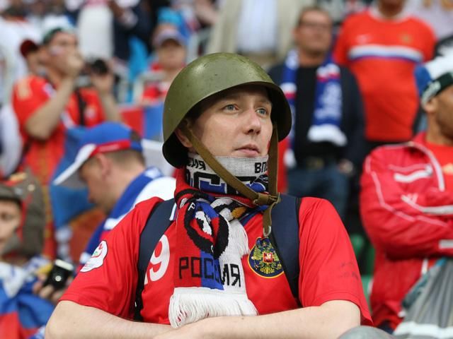 Львівські та російські вболівальники побились у фан-зоні Львівські та російські вболівальники побились у фан-зоні