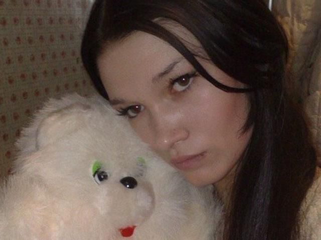 Жестоко избитая Александра Попова пытается говорить Жестоко избитая Александра Попова пытается говорить