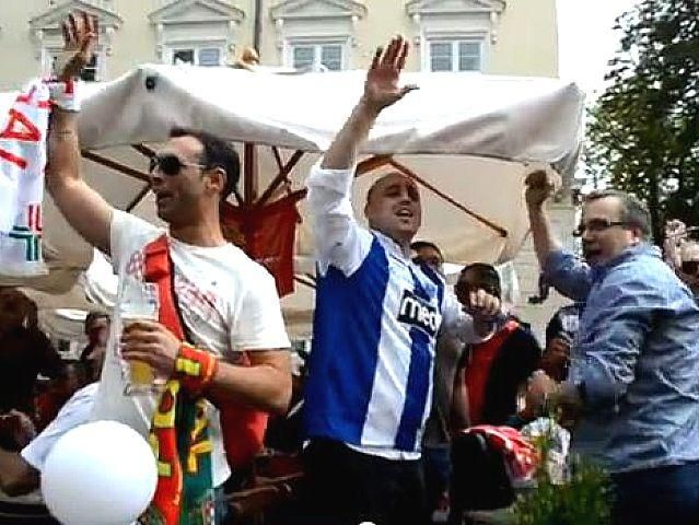 Португальці заспівали, що люблять Львів Португальці заспівали, що люблять Львів
