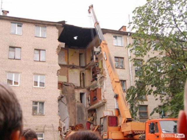 Жителям обрушенного дома в Луцке обещают по 10 тысяч гривен