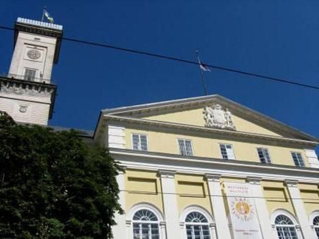 Львів: На захист української мови вийшли близько 1000 людей Львів: На захист української мови вийшли близько 1000 людей