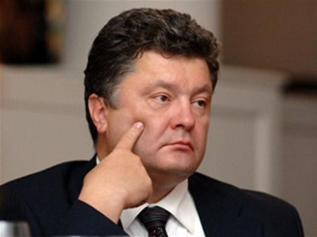 Азаров подготовил для Порошенко новую должность Азаров подготовил для Порошенко новую должность