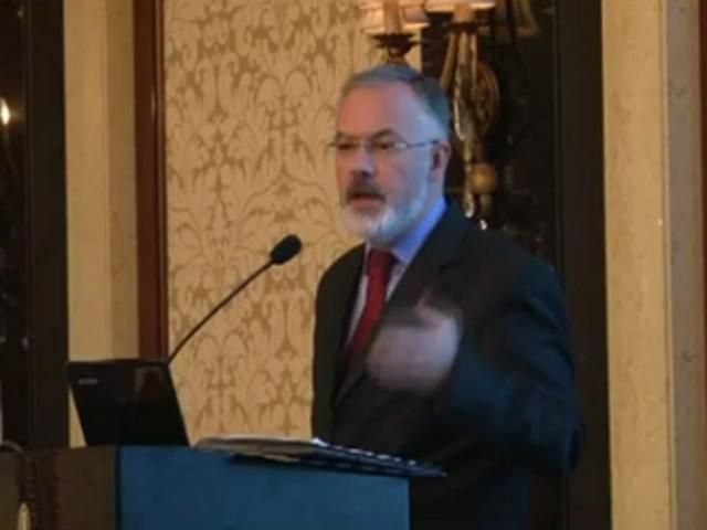 Табачник назвав українську мову "непотрібною" Табачник назвав українську мову "непотрібною"