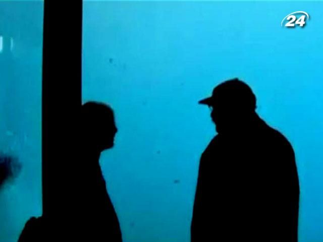 У Роттердамському зоопарку ведмідь розбив скло акваріума У Роттердамському зоопарку ведмідь розбив скло акваріума