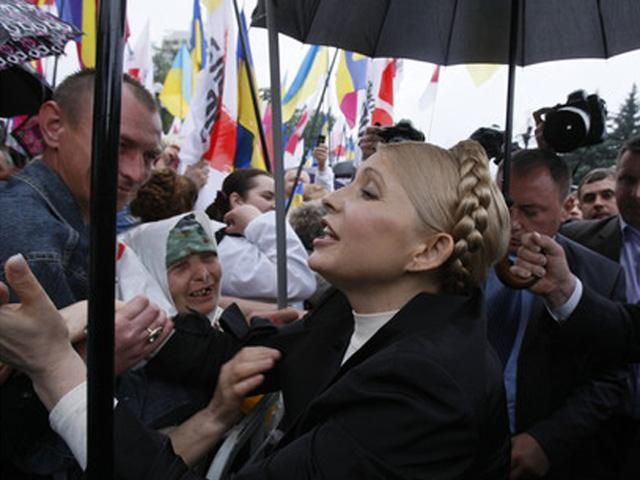 Карасьов: Тимошенко зустріне вибори за ґратами