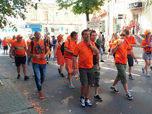 40 голландских фанатов стали жертвами аферистов на Харьковщине