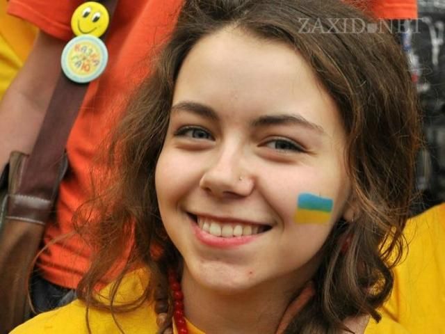 Львовяне флеш-мобом показали, как нужно поддерживать сборную Украины