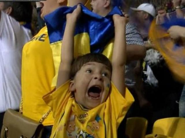 Маленький український вболівальник став зіркою Інтернету