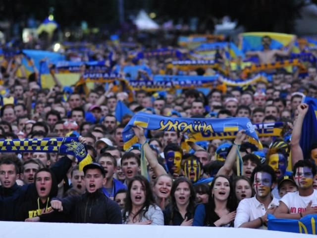 Львів'яни бурхливо відсвяткували перемогу України у матчі "Україна-Швеція"
