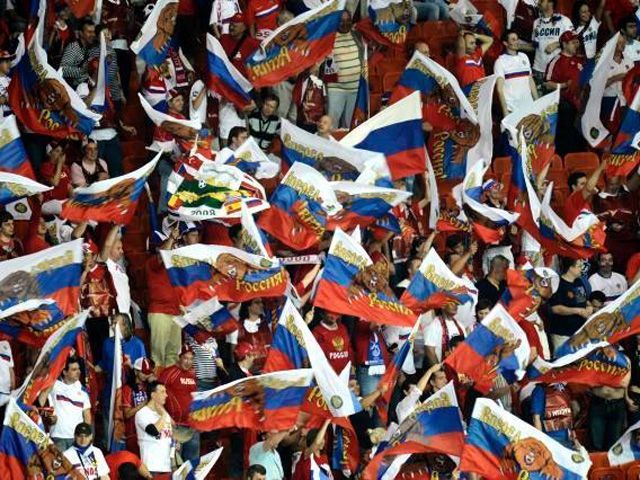 У Варшаві побили російських вболівальників У Варшаві побили російських вболівальників