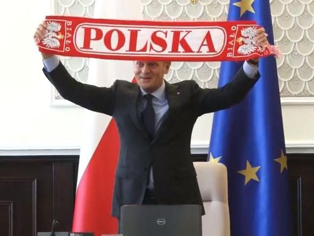 Правительство Польши поддержало свою сборную футбольным кличем