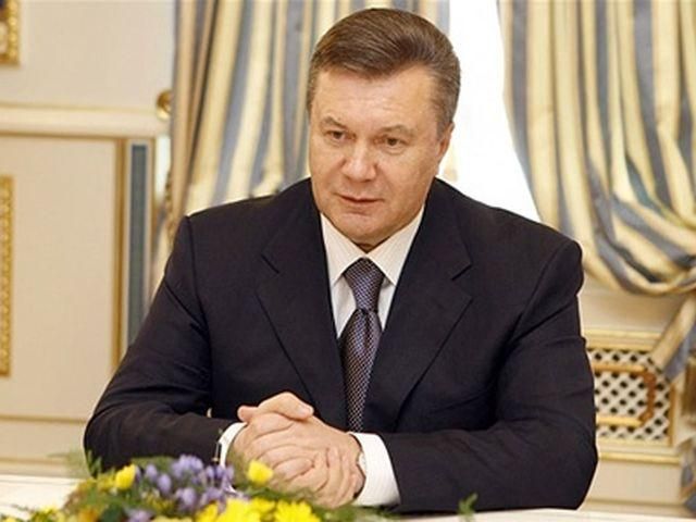 Янукович подписал закон о запрете курения