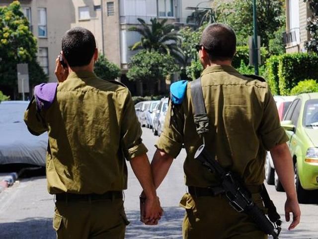 Армия Израиля показала своих солдат-геев
